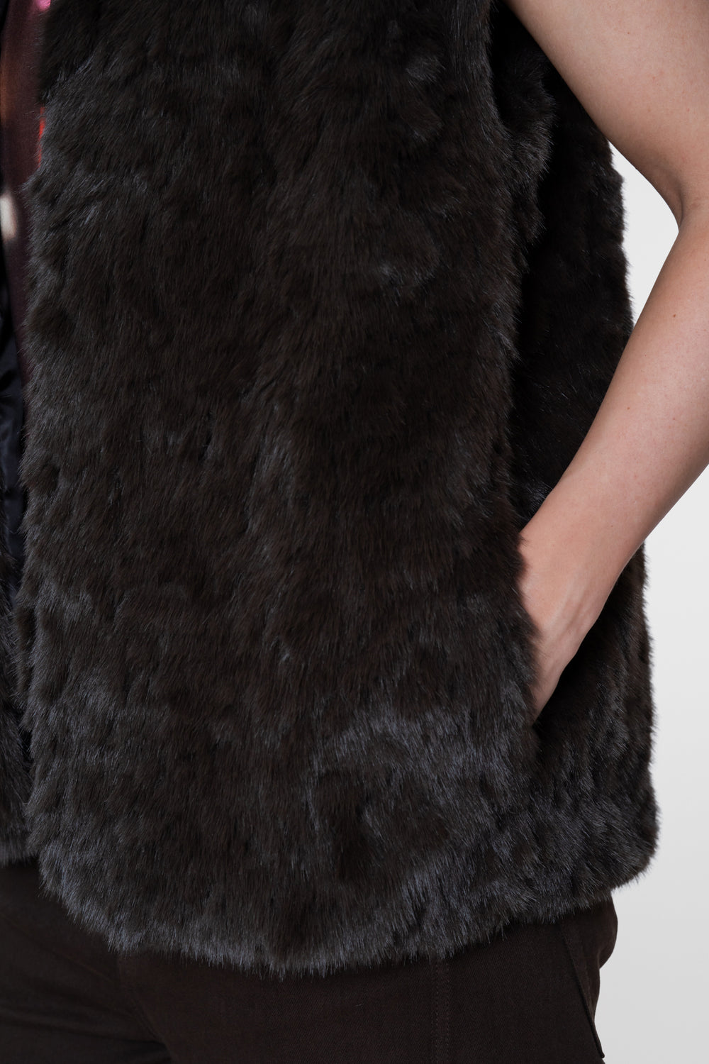 Geisha gilet van imitatiebont met strikceintuur