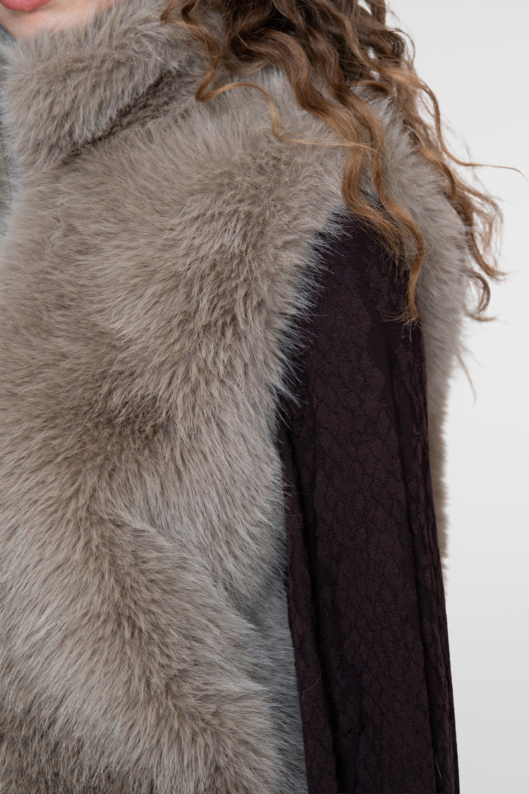 Geisha dames fur gilet greige met hoge kraag