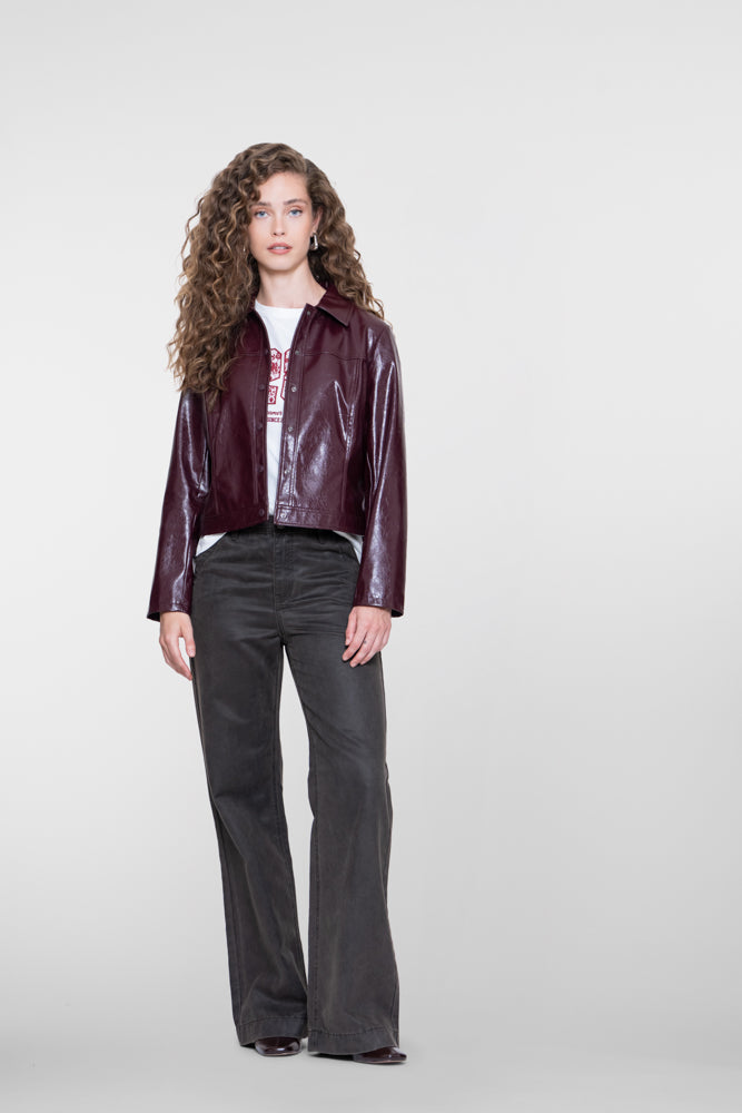 Geisha dames leather look jacket in bordeaux met drukknopen
