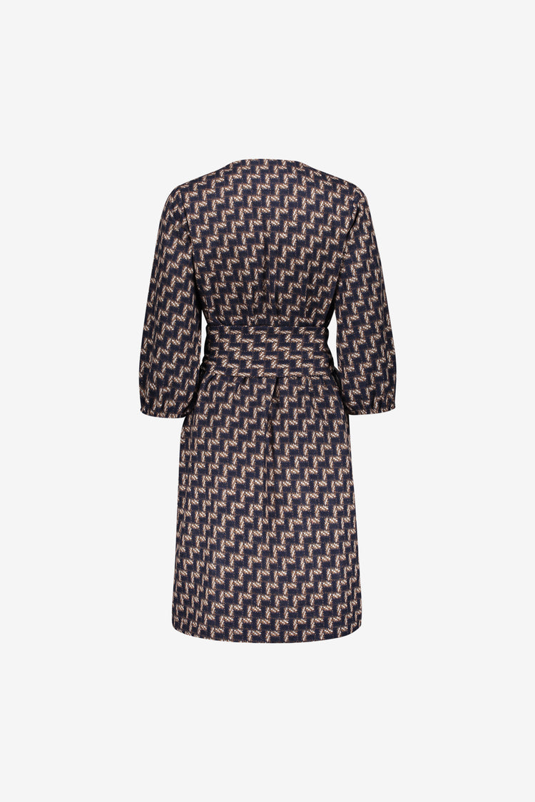Geisha jurk met geometrische print en afneembaar sjaaltje