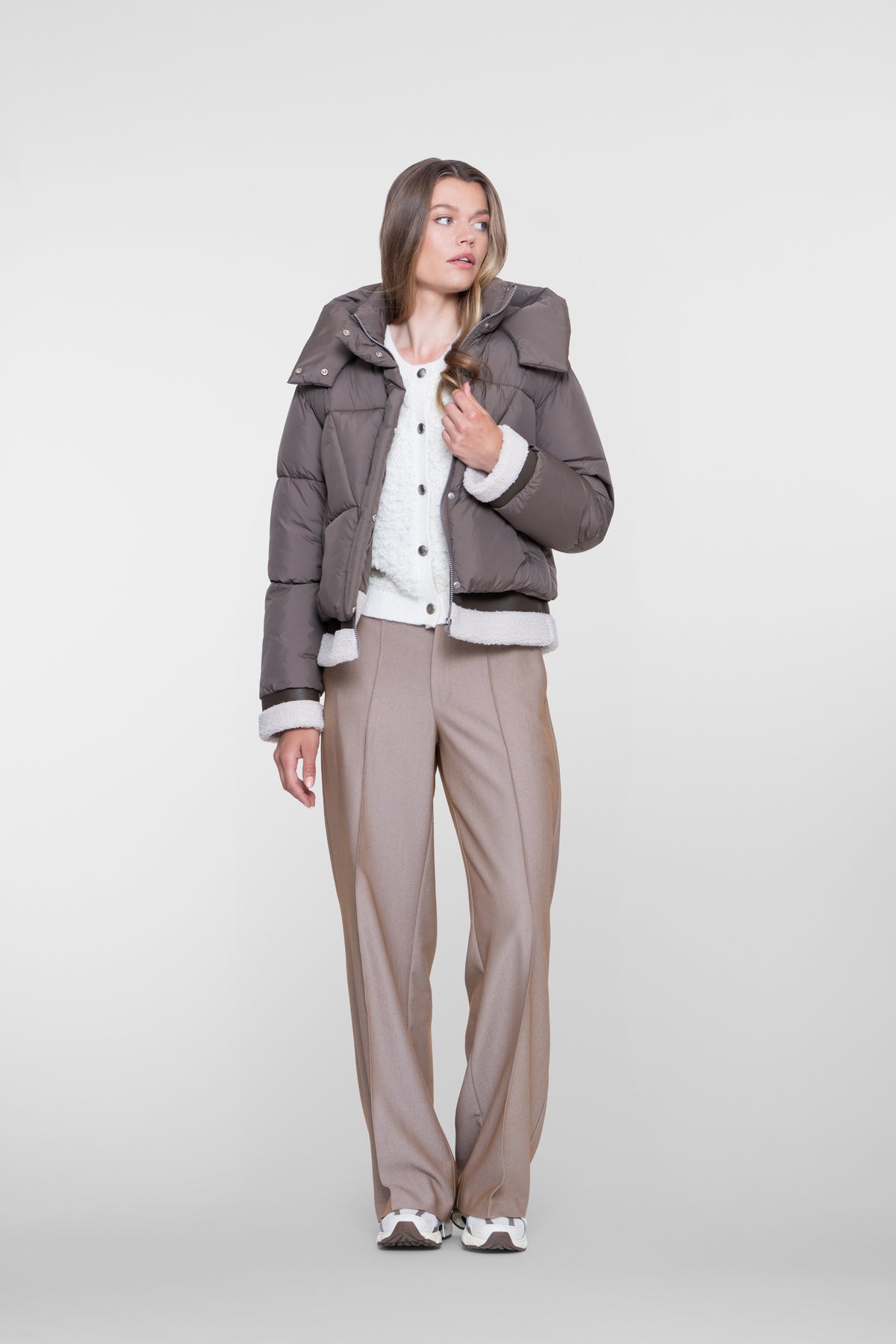Geisha winterjas kort met teddy details en opstaande capuchon – Shop de look