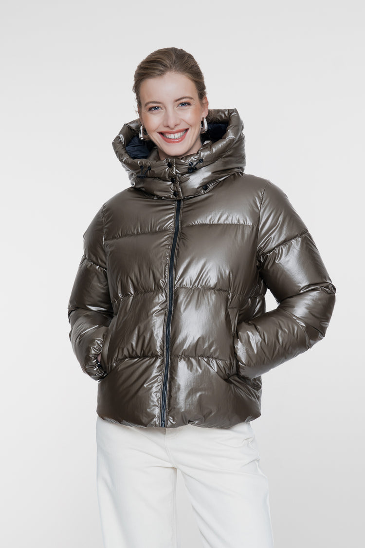 Geisha winterjas met opstaande capuchon en subtiele glans