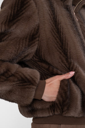 Geisha faux fur jas met dessin en zachte uitstraling